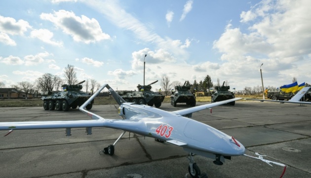 ウクライナ軍、トルコから購入した無人戦闘機の試験飛行に成功