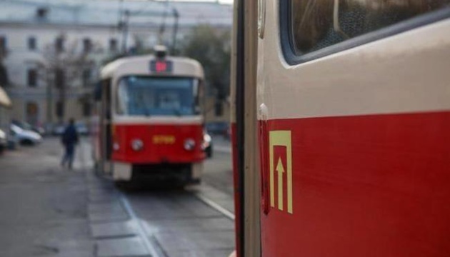 У Києві призупинили рух трамваїв