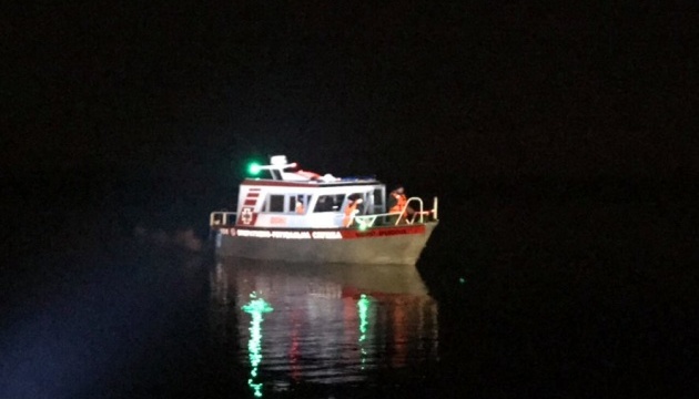 На Полтавщині перекинувся човен: шукають трьох чоловіків і дівчину