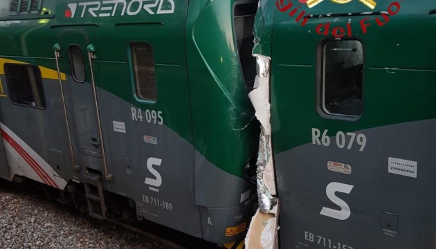 В Италии столкнулись поезда, десятки пострадавших