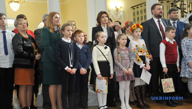 Марина Порошенко відзначила розвиток інфраструктури на Луганщині