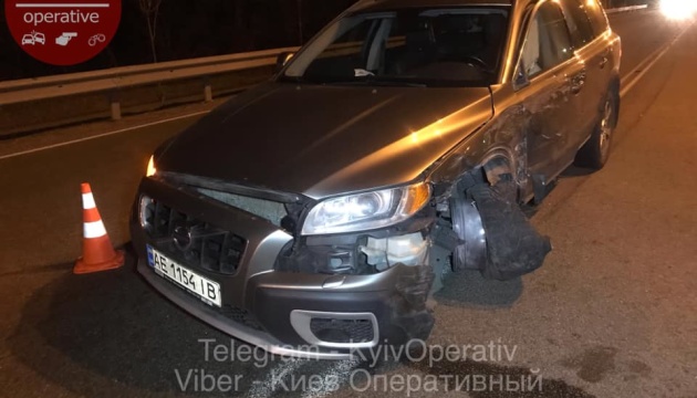 “Пьяное” ДТП в Киеве: Volvo въехал в грузовик с 25 нацгвардейцами “Пьяное” ДТП в Киеве: Volvo въехал в грузовик с 25 нацгвардейцами