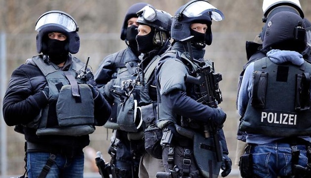 У Німеччині заарештували десятьох підозрюваних у підготовці теракту 