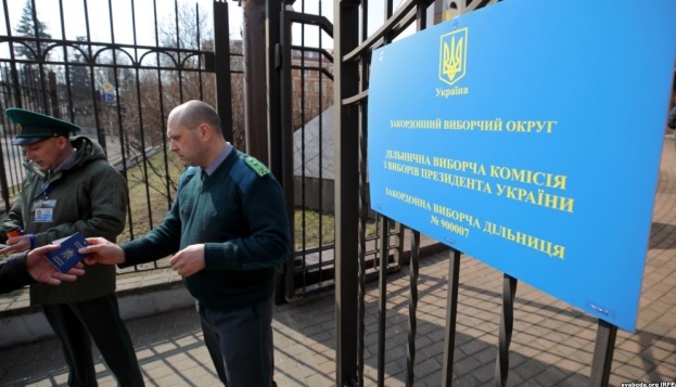 A los periodistas rusos se les niegan acceso a una mesa electoral en Minsk