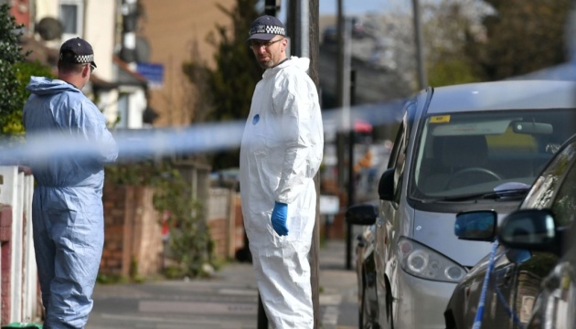 У Лондоні чоловік з ножем нападав на перехожих, поранені четверо