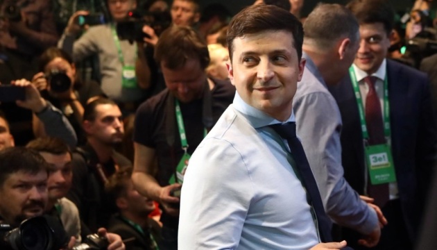 Volodymyr Zelensky votes in elections. Video