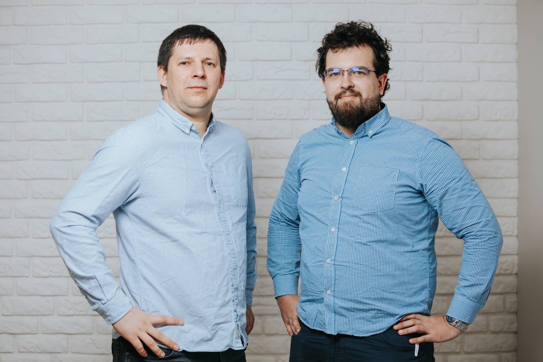Максим Плахотнюк (лівроуч) та Іван Кундрата (праворуч) – двоє з трьох основних засновників та генераторів проекту ATLANT 3D Nanosystem