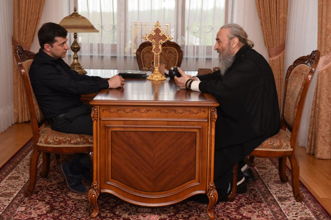 ゼレンシキー次期大統領、ウクライナ正教会名誉総主教とモスクワ聖庁府主教と会談