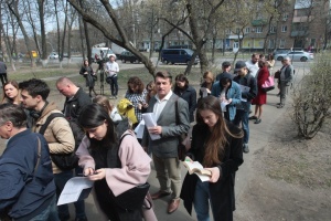 Смена места голосования. Второй тур: очереди есть, но «приемлемые»