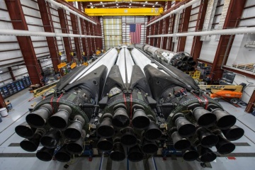 SpaceX перенесла комерційний запуск Falcon Heavy — нельотна погода