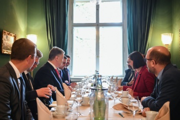 Порошенко обговорив з німецькими парламентаріями безпекову ситуацію на Донбасі