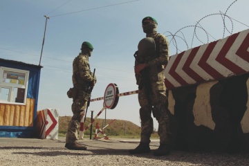 Через КПВВ з Кримом намагалися провезти ордени