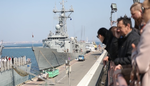 Фрегати НАТО “Торонто” та “Санта Марія” вже в Одеському порту
