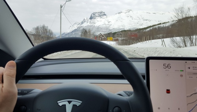 Норвегія - перша країна, де електрокари обійшли у продажах звичайні авто