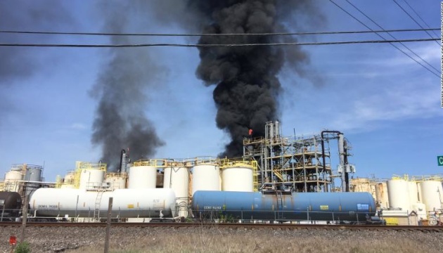 У Техасі спалахнув хімічний завод, є жертви