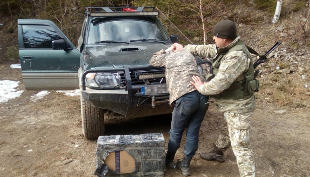 Біля кордону з Румунією зі стріляниною затримали контрабандистів