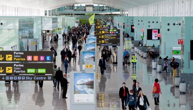 バルセロナ空港、ウクライナの首都名をＫｉｅｖからＫｙｉｖへ変更