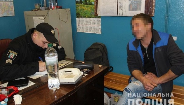 У Києві поліція метрополітену затримала двох зачеперів