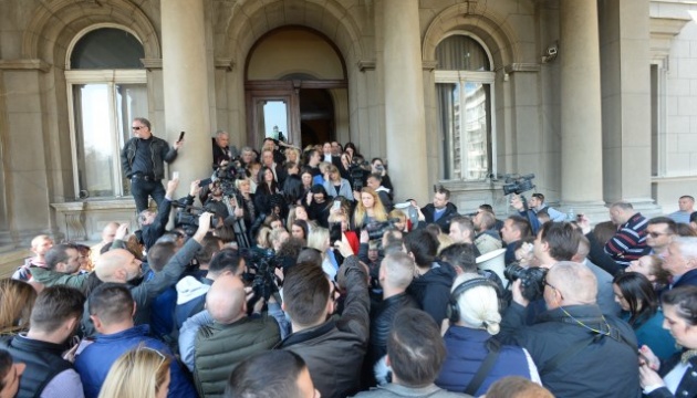 У Белграді протестувальники намагалися штурмувати мерію
