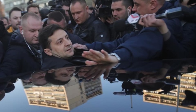 Zelensky proposes Tymoshenko moderate his debate with Poroshenko