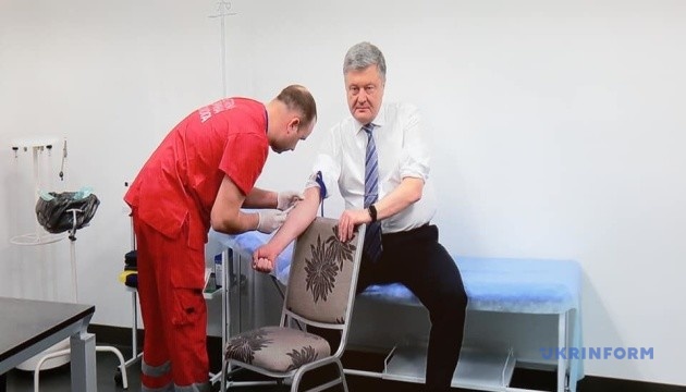 Порошенко приїхав на стадіон 