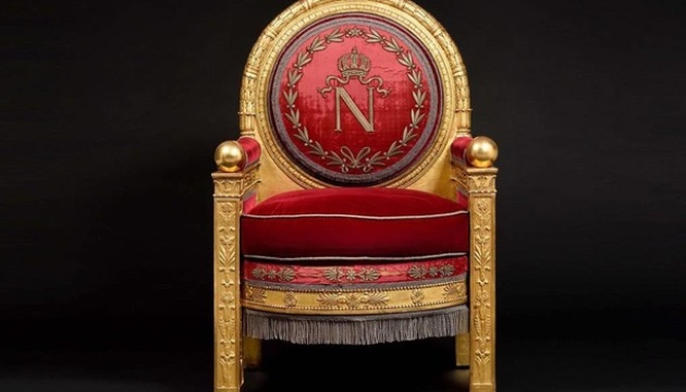 На аукціоні у Франції продали трон Наполеона за €500 тисяч