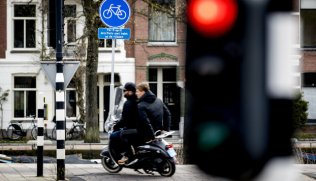 В Амстердамі скутерам заборонили їздити велодоріжками