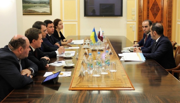 Omelian propone crear una subsidiaria de Qatar Airways en Ucrania (Fotos)