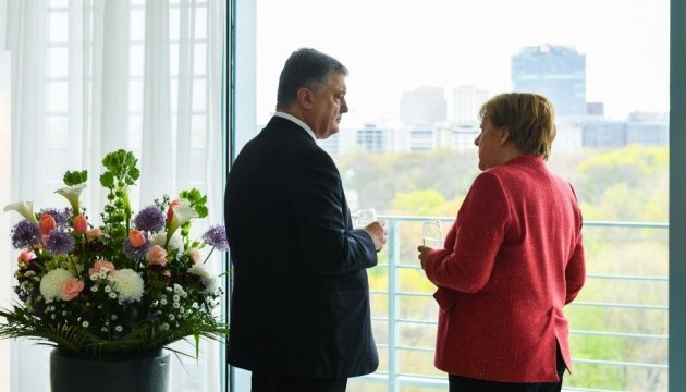 Другий тур виборів в Україні має пройти так само демократично — Меркель