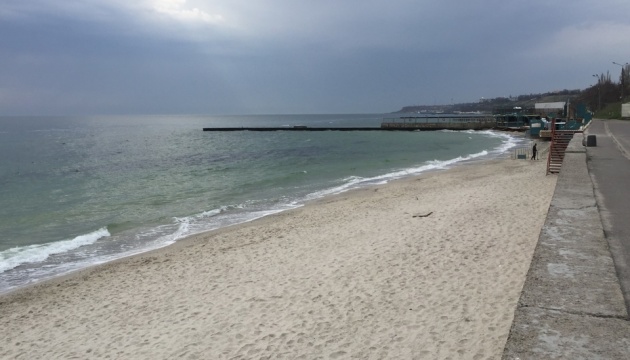 Біля чотирьох пляжів Одещини погіршився стан морської води