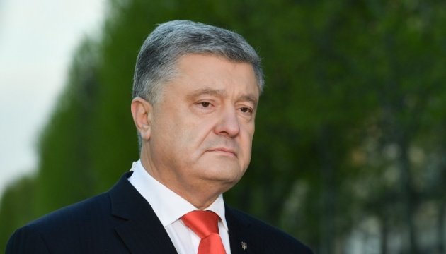 Poroshenko, Merkel, Macron discuss release of Ukrainian political prisoners