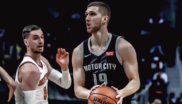 Українець Михайлюк не зіграє в НБА до кінця сезону