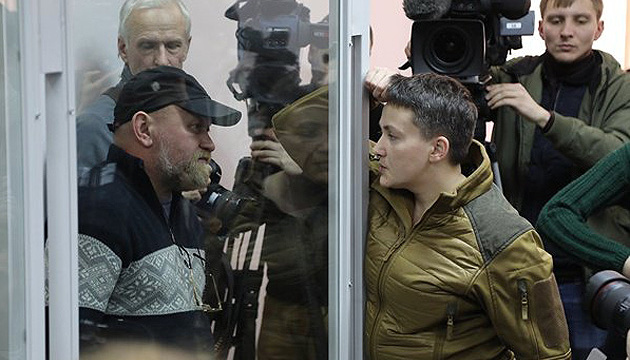 Sávchenko y Ruban liberados de la custodia en la sala de audiencias  
