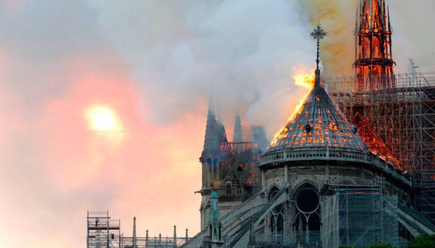 Після пожежі в Нотр-Дамі в оселях парижан міг осісти небезпечний свинець