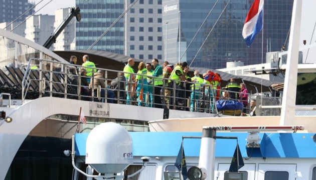 У Нідерландах круїзний лайнер зіткнувся з кораблем, є постраждалі