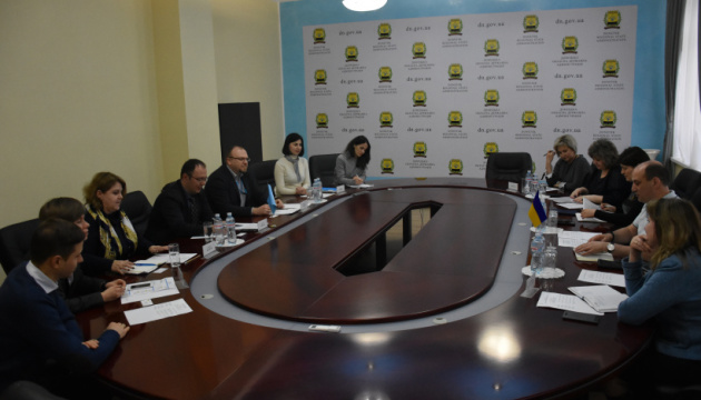 ЮНІСЕФ пропонує проект на €5 мільйонів для тергромад сходу України ЮНІСЕФ пропонує проект на €5 мільйонів для тергромад сходу України