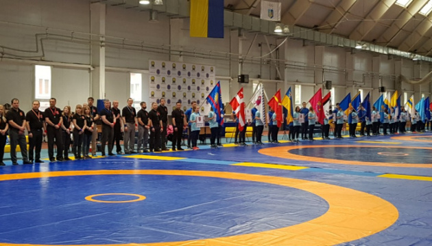 На Донеччині відбувся чемпіонат України з вільної боротьби серед кадетів і кадеток