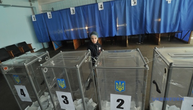 В Одесі голова ДВК вимагала у виборця “відкріпний талон”