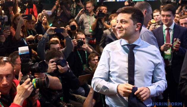 Zelensky gets 73% of vote, Poroshenko 25.5% in presidential run-off – National Exit Poll