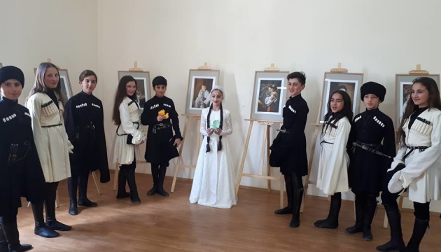 Етно-фотовиставка «Діти України: традиції та сучасність