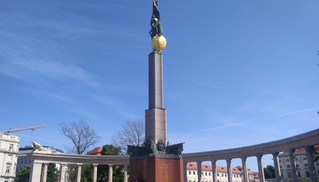 Посол України в Австрії сподівається на камери біля пам'ятника радянським воїнам