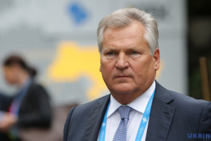 Головною проблемою України на шляху до ЄС буде перехід від війни до зрілої демократії - експрезидент Польщі