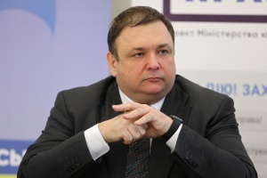 Чому розлючені судді Конституційного суду зняли свого голову Шевчука?