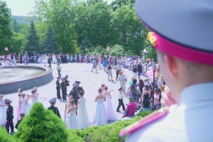 Випускний бал панянок та кадетів відбувся у Києві