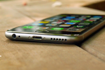 Apple прекратила производство самого популярного iPhone - СМИ