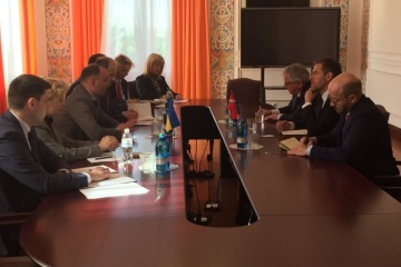 Представники МЗС України і Данії обговорили ситуацію з викраденим у Запоріжжі хлопчиком