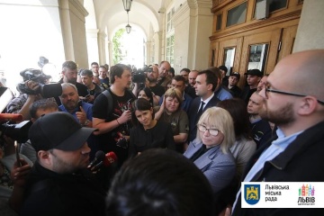 Мерія Львова вважає протести під ратушею замовними