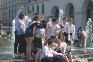 Ukrainian school graduates drop by 20–30,000 yearly, says MoE