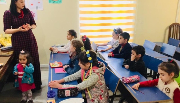 Перший урок в українській школі в Ірані присвятили Великодню