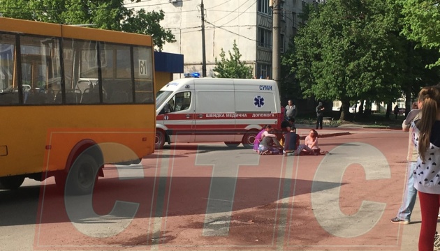 У Сумах маршрутка на смерть збила хлопчика У Сумах маршрутка на смерть збила хлопчика